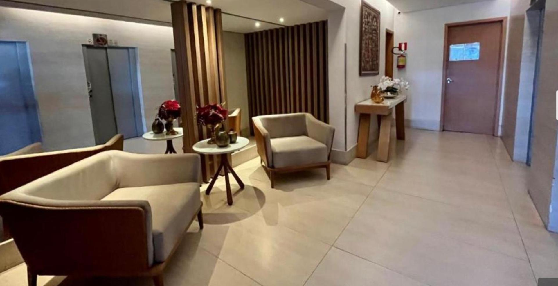 Flat Crystal Place