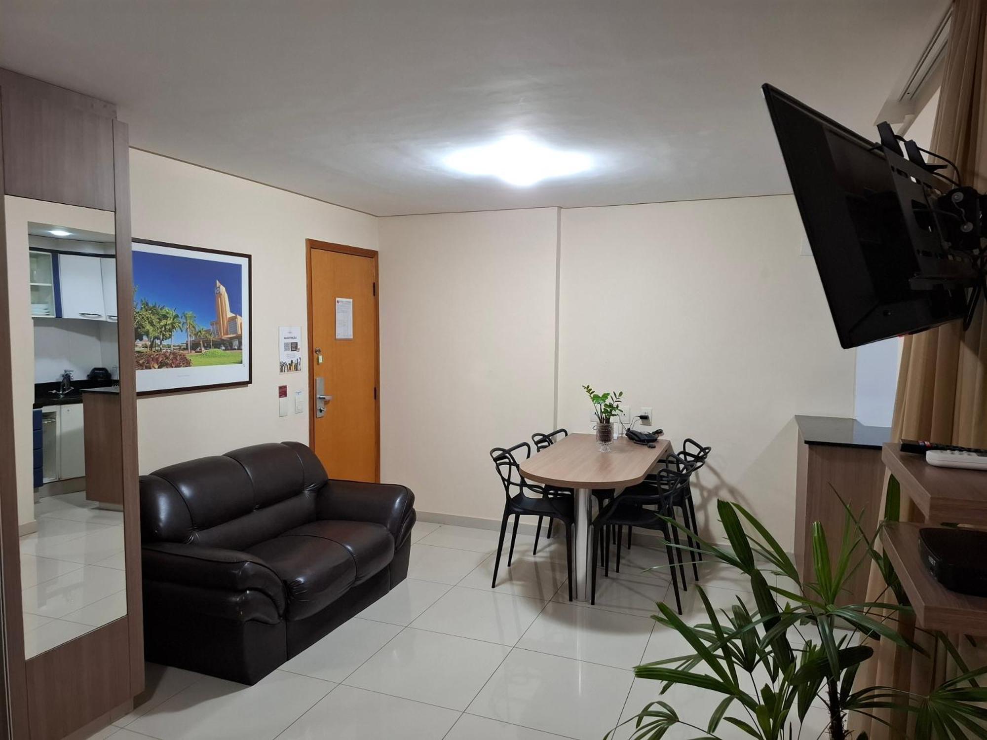 Flat Crystal Place