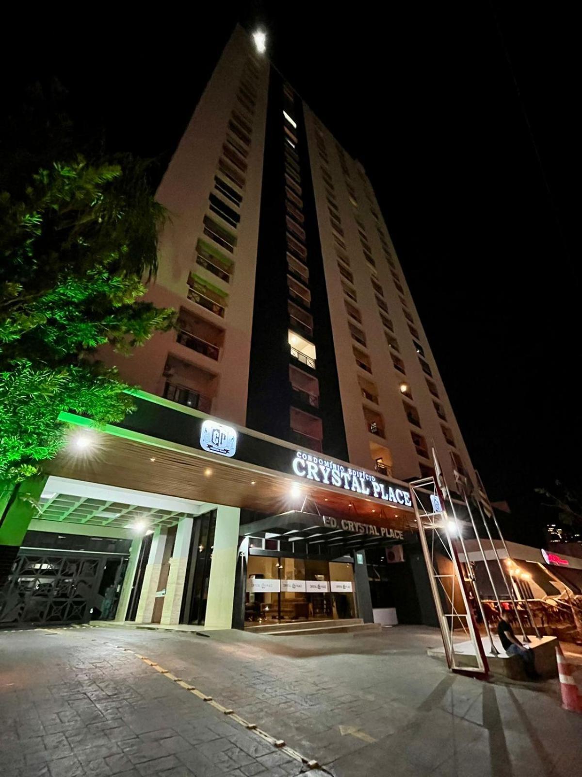Flat Crystal Place